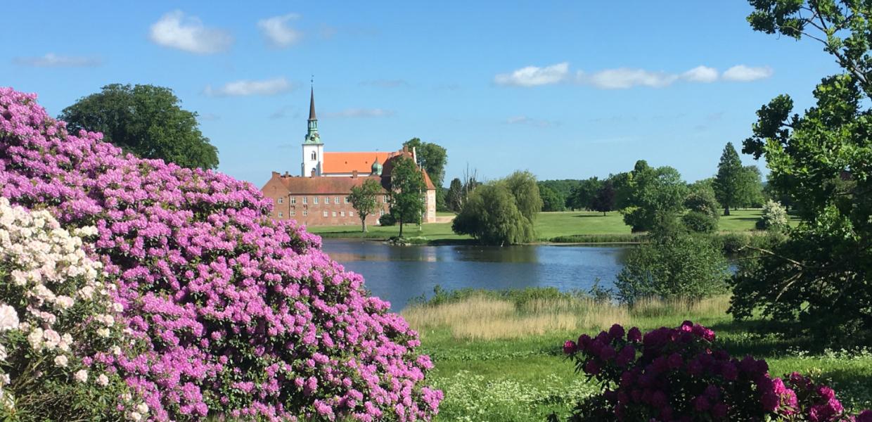 Rododendronparken ved Brahetrolleborg Slot