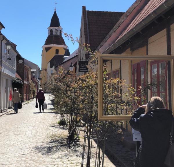 Bøjdestræde i Faaborg med guldrammer