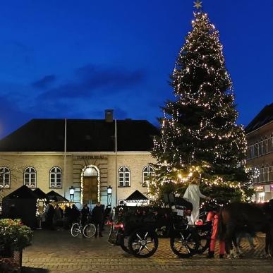 Julens hestevognskørsel på Torvet i Faaborg | VisitFaaborg